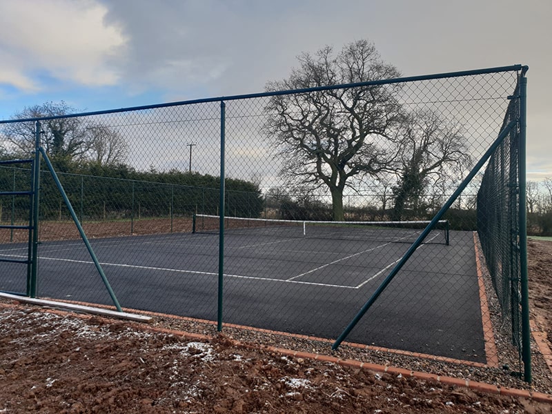 Tennis-courts